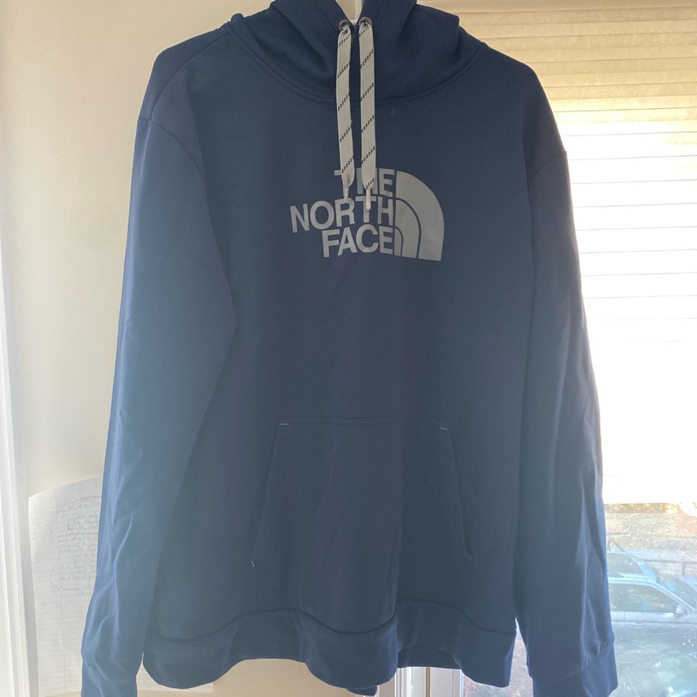 Men’s North Face sweatshirt